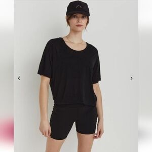 Varley Nava Tee Size Extra Small Black Oversized Cropped